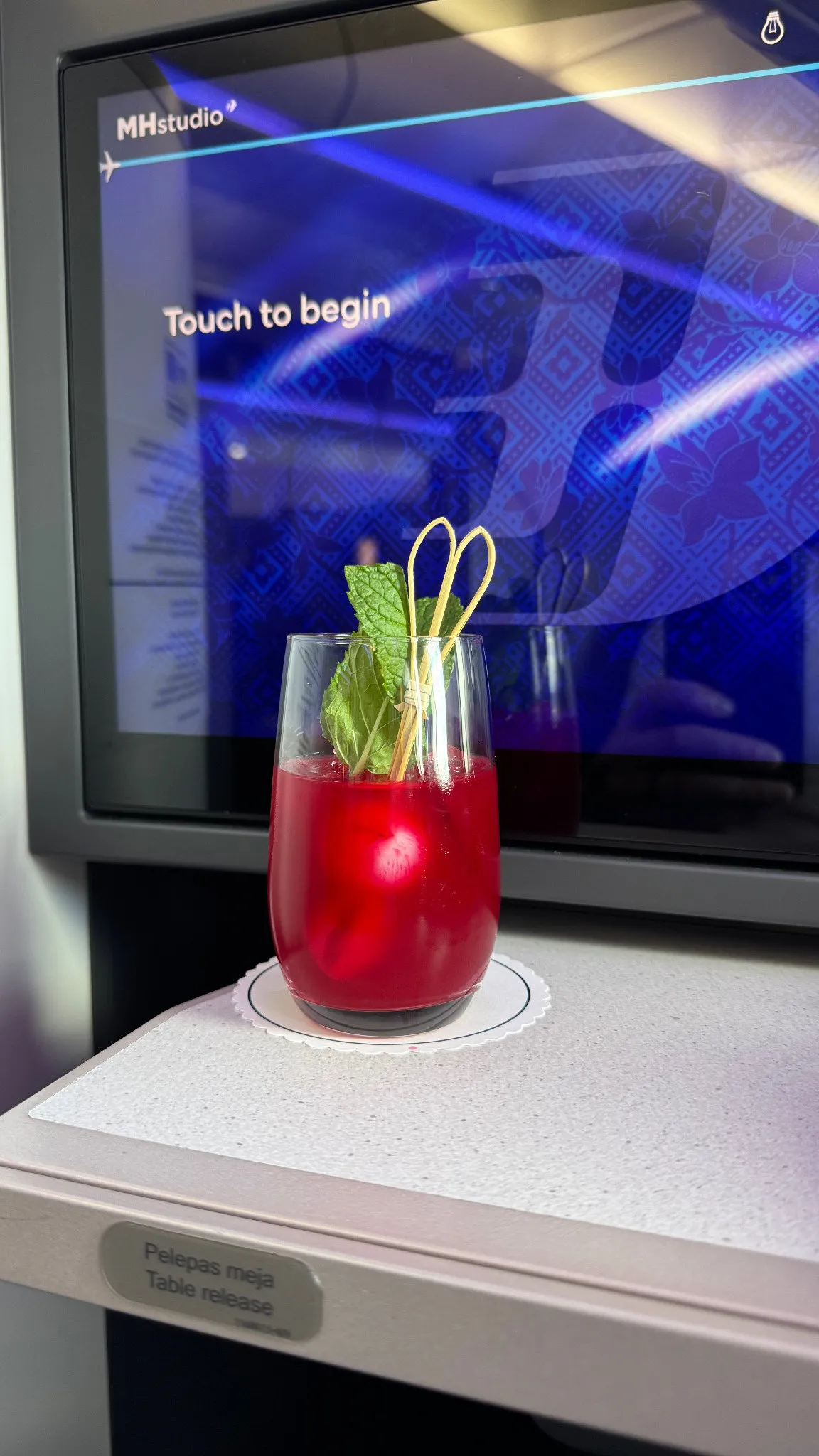 The MH Signature Drink waiting for me at seat 1K.